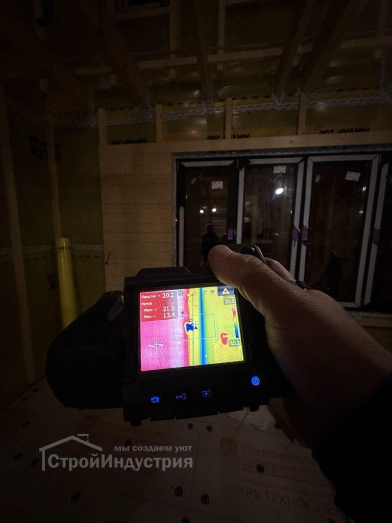 Проведение теста на воздухопроницаемость каркасного дома в Подмосковье